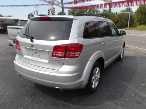 Used 2010 Dodge Journey SXT w/ Flexible Seating Group image 3