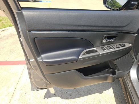 Used 2025 Mitsubishi Outlander Sport SE AWD/4WD image 13