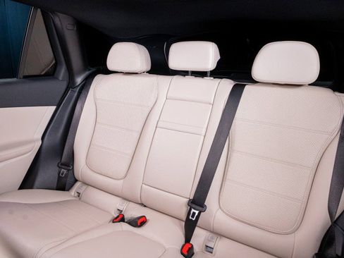 Used 2026 Mercedes-Benz GLC 300 300 SUV image 15