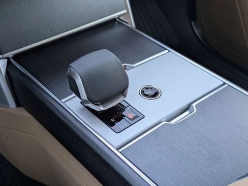 New 2026 Land Rover Range Rover SE image 9