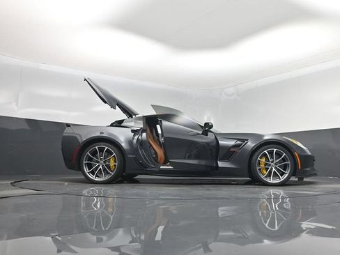 Used 2018 Chevrolet Corvette Grand Sport RWD image 7