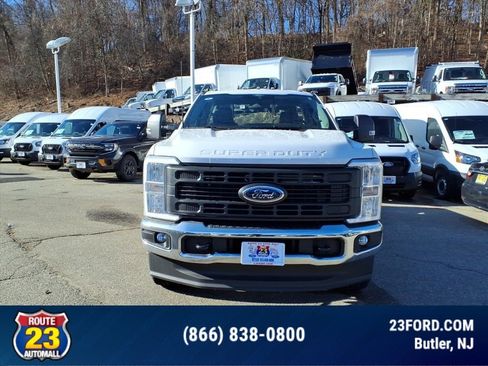 New 2026 Ford F250 XL w/ XL Chrome Package image 2