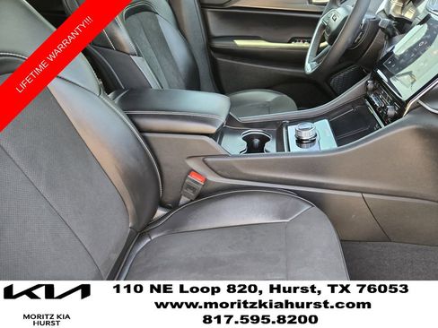 Used 2025 Jeep Grand Cherokee L Laredo RWD image 20
