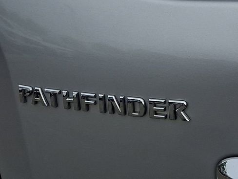 Used 2011 Nissan Pathfinder SV AWD/4WD image 32