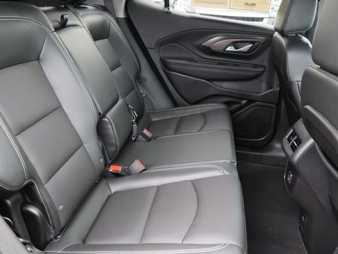 Used 2022 GMC Terrain SLT w/ Infotainment Package II FWD image 28