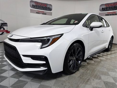 Used 2025 Toyota Corolla SE image 7
