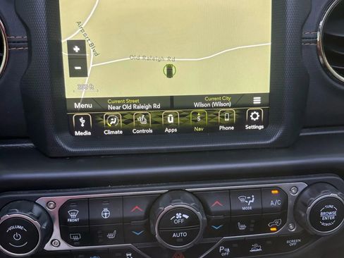 Used 2021 Jeep Wrangler Unlimited Sahara image 18