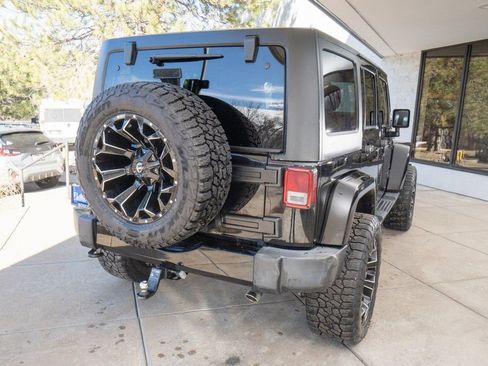 Used 2018 Jeep Wrangler Unlimited Sahara w/ Max Tow Package image 6