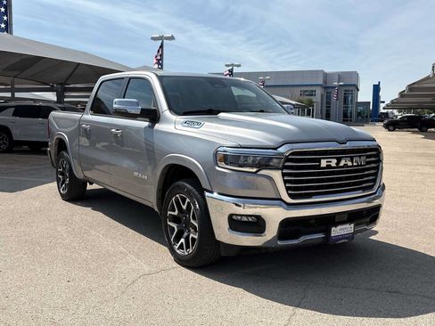 Used 2025 RAM 1500 Laramie AWD/4WD image 2