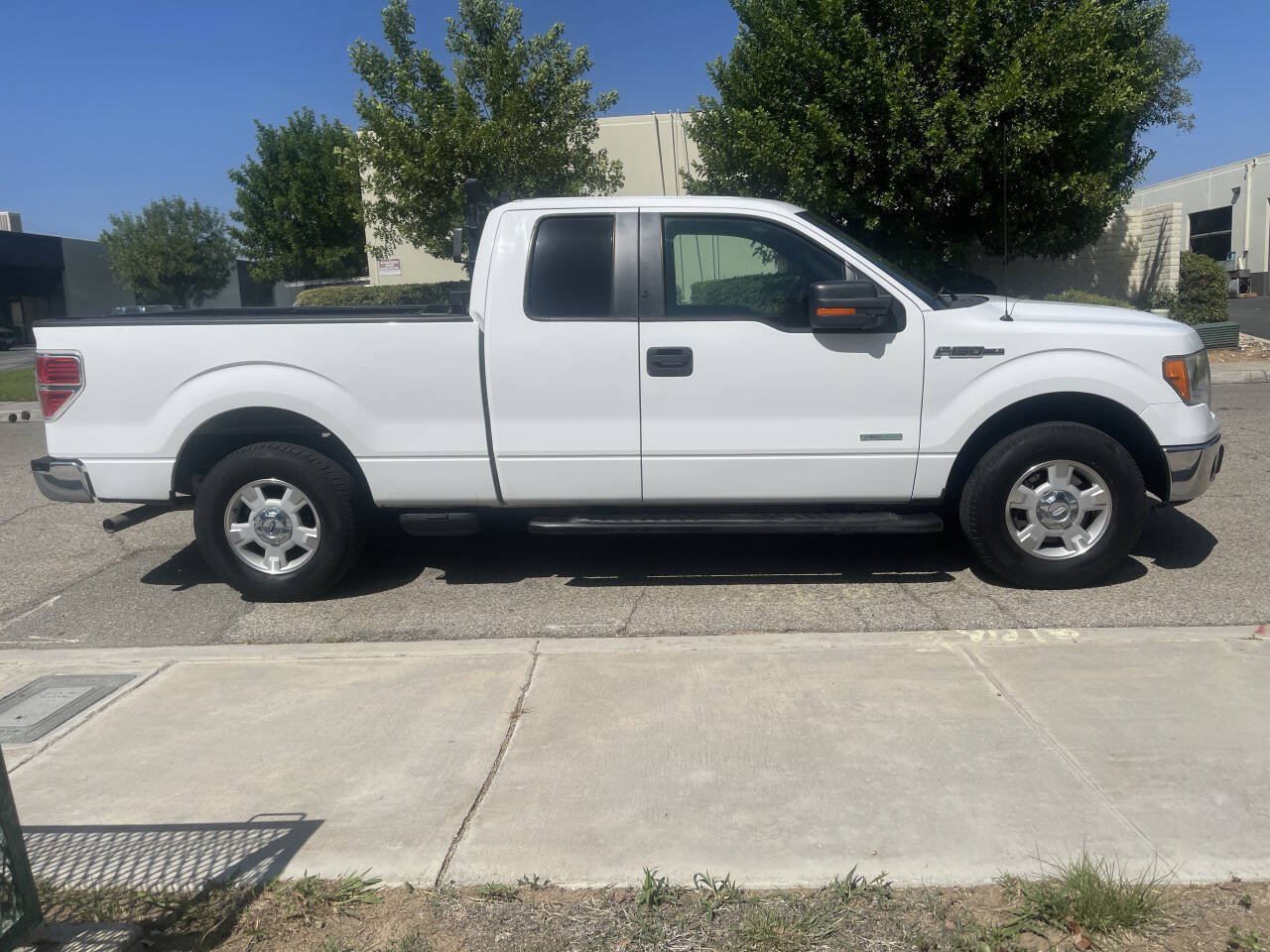 Used 2011 Ford F150 XLT w/ XLT Convenience Pkg RWD image 7