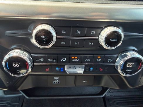 Used 2021 Ford F150 Lariat w/ FX4 Off-Road Package AWD/4WD image 18