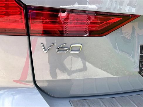 Used 2024 Volvo V60 B5 Cross Country Plus AWD/4WD image 43