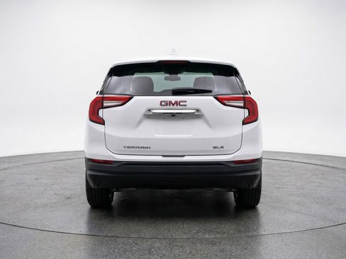 Used 2024 GMC Terrain SLE image 7