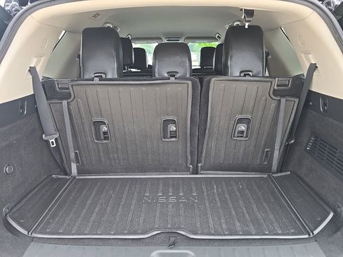 Used 2023 Nissan Pathfinder SL w/ Lighting Package (N92) FWD image 31