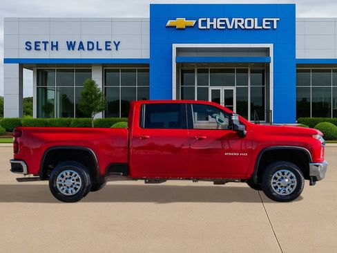Used 2022 Chevrolet Silverado 2500 LT w/ Convenience Package image 8