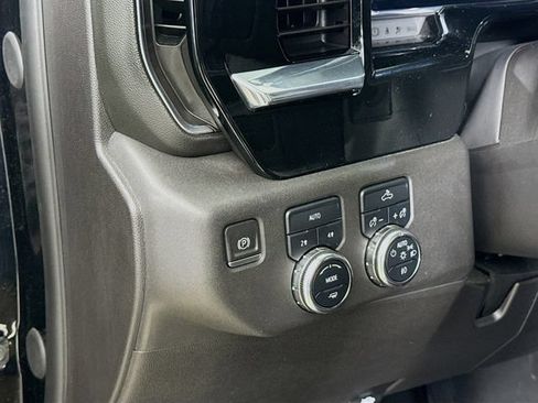 Used 2024 GMC Sierra 1500 Elevation AWD/4WD image 10