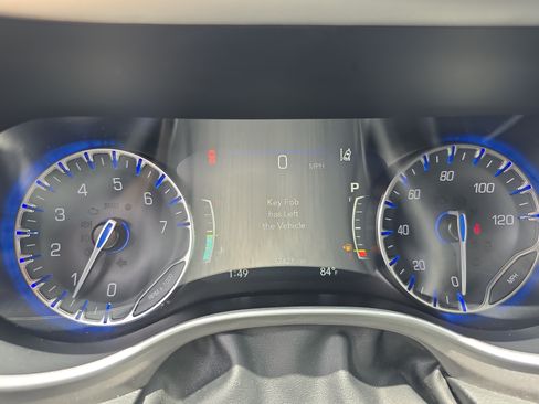 Used 2024 Chrysler Pacifica Touring-L FWD image 20