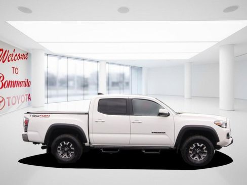Used 2021 Toyota Tacoma TRD Off-Road AWD/4WD image 5