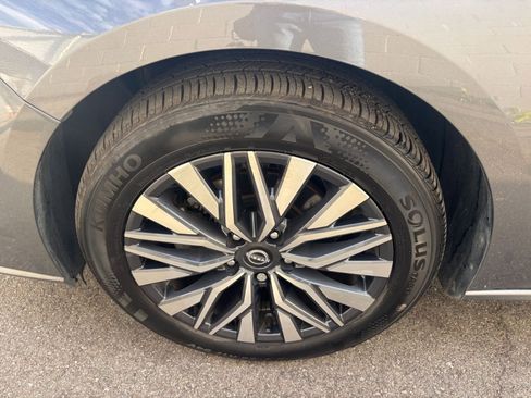 Used 2025 Nissan Altima 2.5 SV image 30