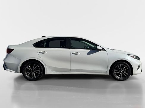 Used 2022 Kia Forte LXS image 6