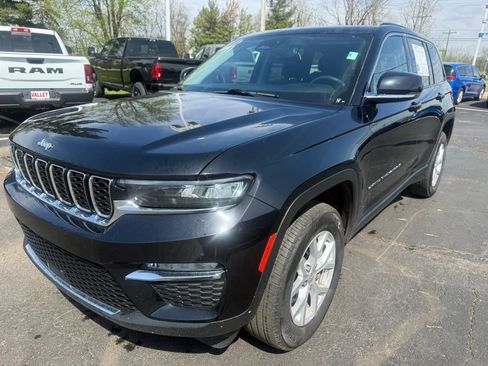 Used 2023 Jeep Grand Cherokee Limited AWD/4WD image 7