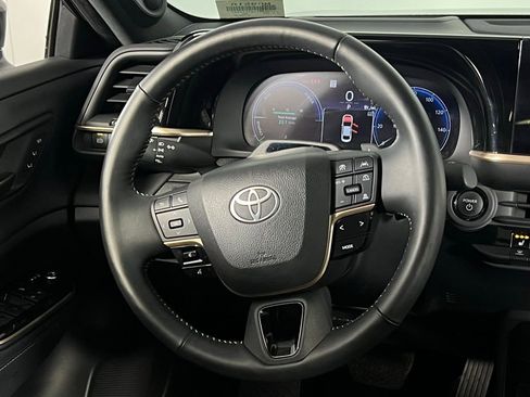 Used 2025 Toyota Crown Platinum image 16