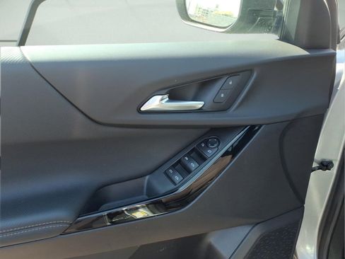 Certified 2025 Chevrolet Equinox LT FWD image 9