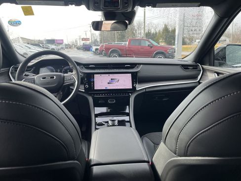 New 2026 Jeep Grand Cherokee Altitude image 28