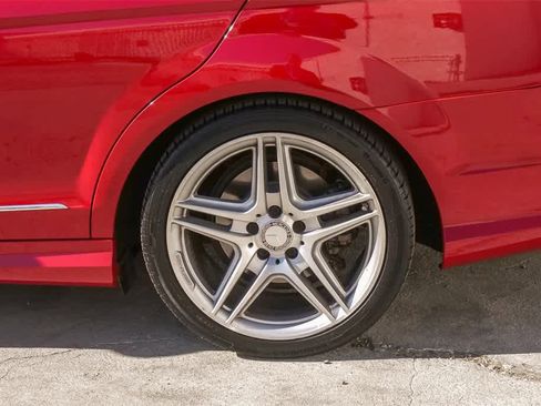 Used 2013 Mercedes-Benz C 250 Sedan image 6