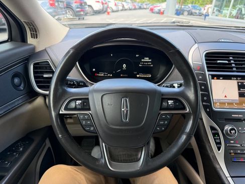 Used 2019 Lincoln Nautilus Reserve AWD/4WD image 27
