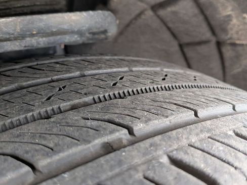 Used 2025 Cadillac XT4 Premium Luxury image 12