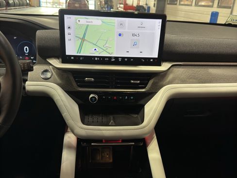 Used 2025 Ford Explorer Platinum w/ Ultimate Package image 32