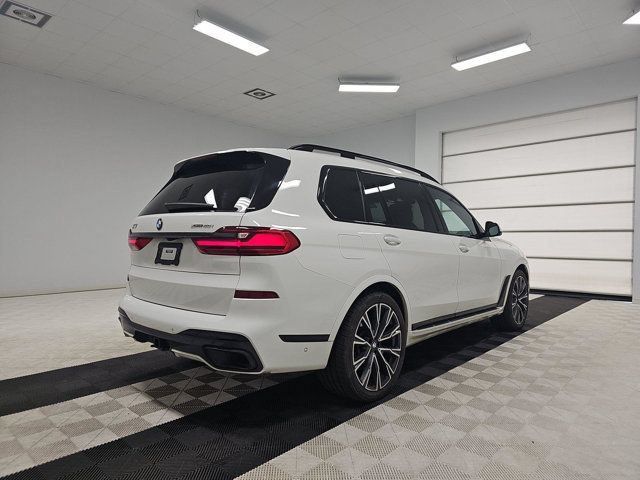 Used 2022 BMW X7 xDrive40i w/ M Sport Package AWD/4WD image 5
