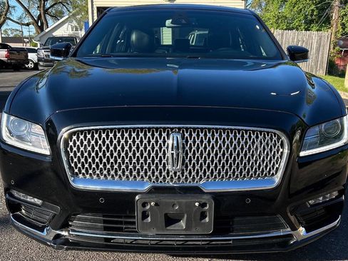 Used 2017 Lincoln Continental Select w/ Climate Package AWD/4WD image 3