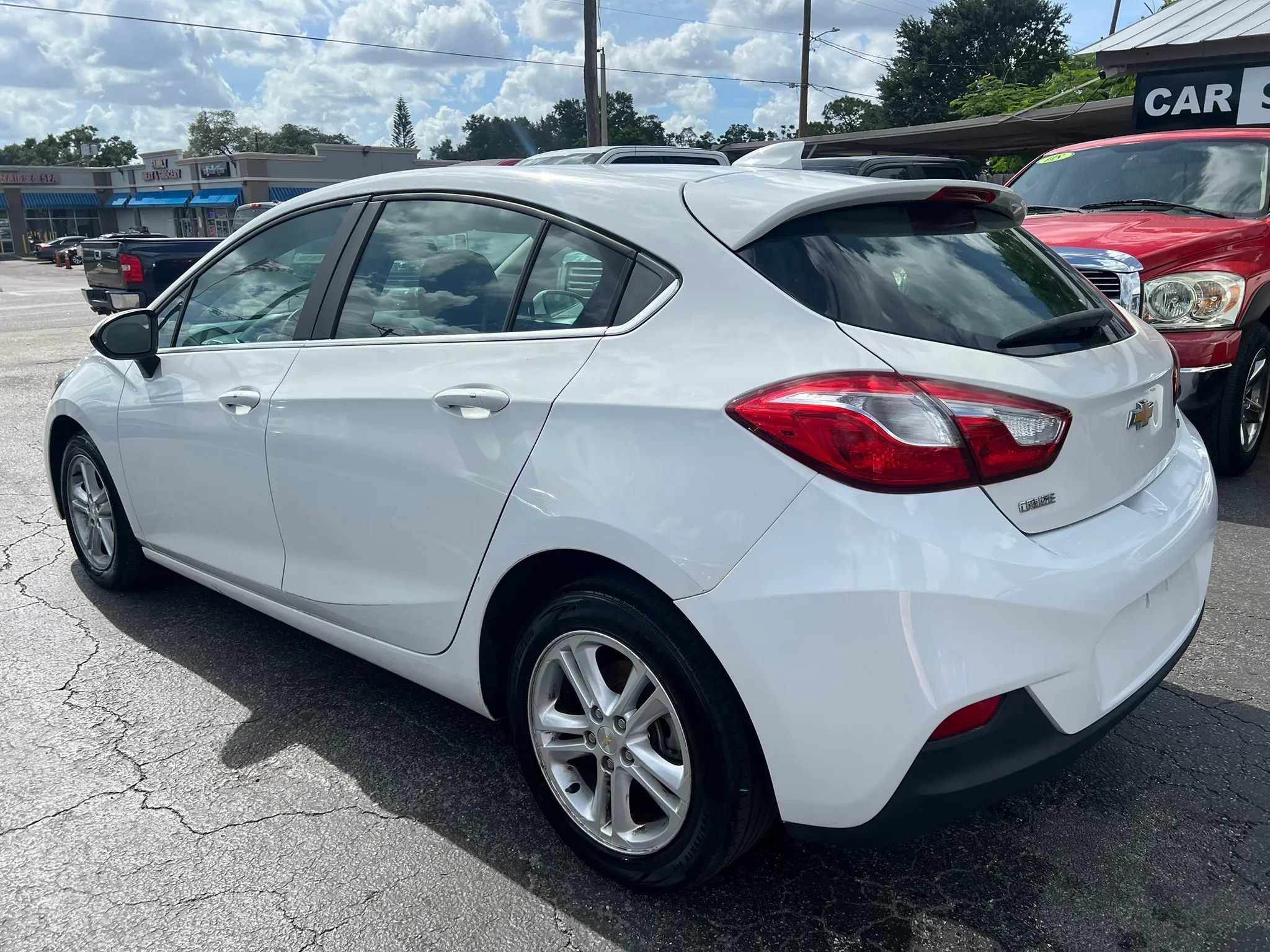 Used 2018 Chevrolet Cruze LT w/ Convenience Package FWD image 7