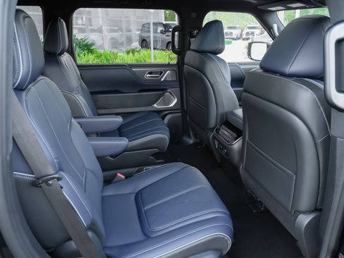 New 2026 INFINITI QX80 4WD image 29
