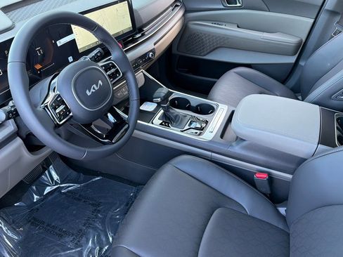 New 2026 Kia Carnival EX image 8