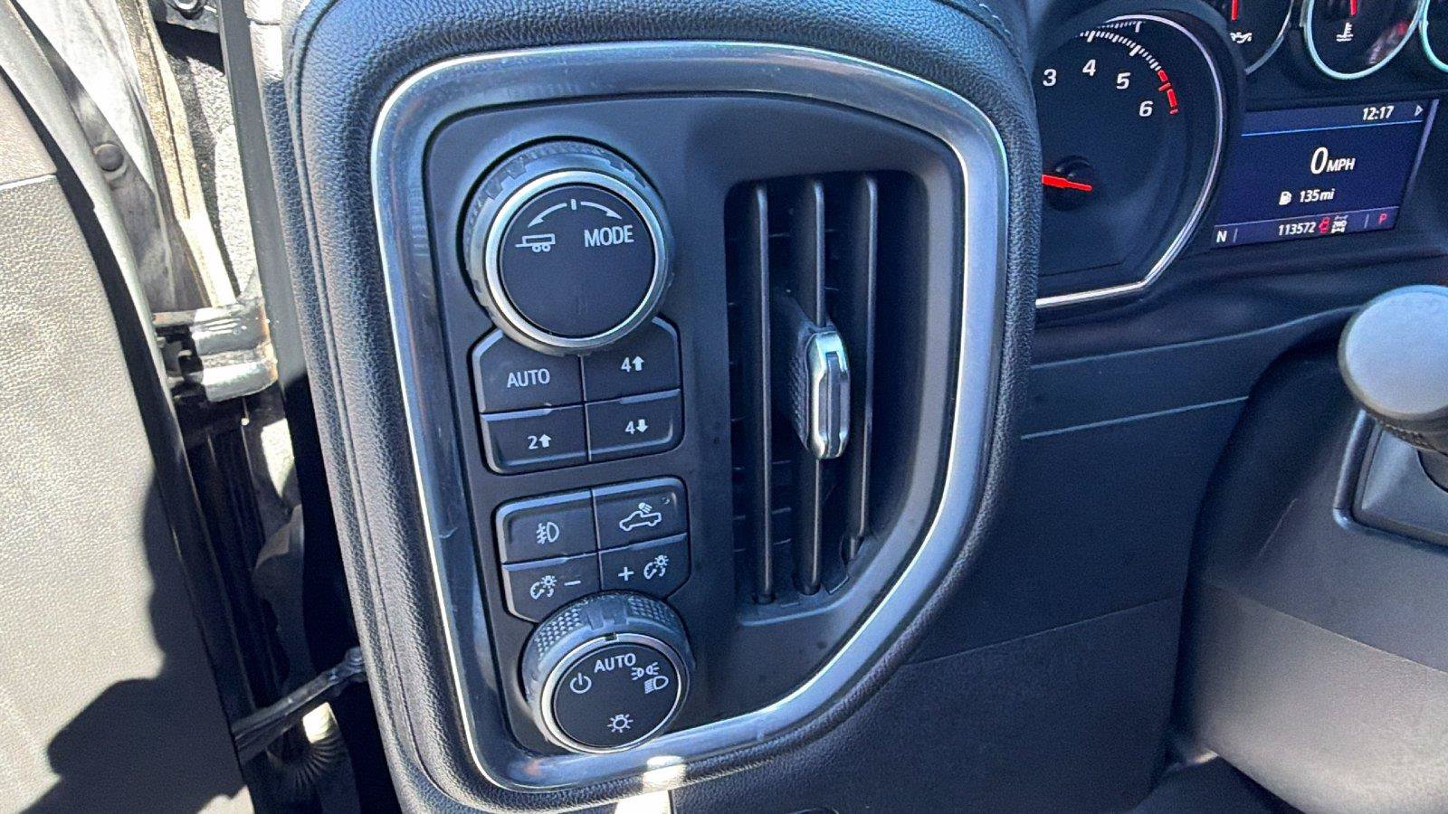 Used 2021 Chevrolet Silverado 1500 LT Trail Boss w/ Convenience Package II AWD/4WD image 24