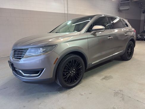 Used 2016 Lincoln MKX Reserve w/ Climate Package AWD/4WD image 3