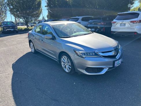 Used 2017 Acura ILX FWD image 2