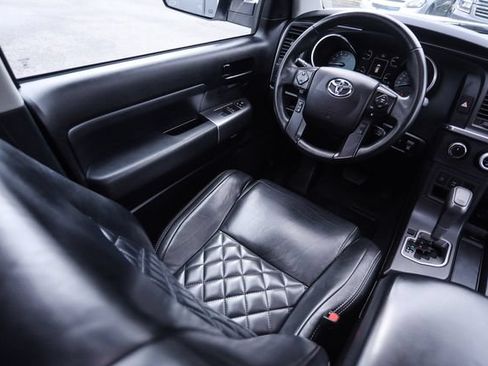 Used 2022 Toyota Sequoia TRD Sport AWD/4WD image 21