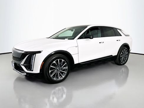 Used 2025 Cadillac Lyriq Sport w/ LPO, Floor Liner Package AWD/4WD image 3