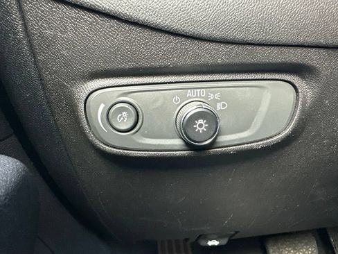 Used 2019 Chevrolet Equinox LT AWD/4WD image 38