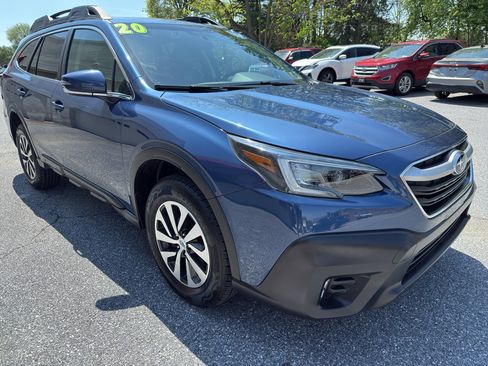Used 2020 Subaru Outback Premium image 7