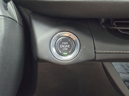 Used 2023 Buick Envision Essence image 19
