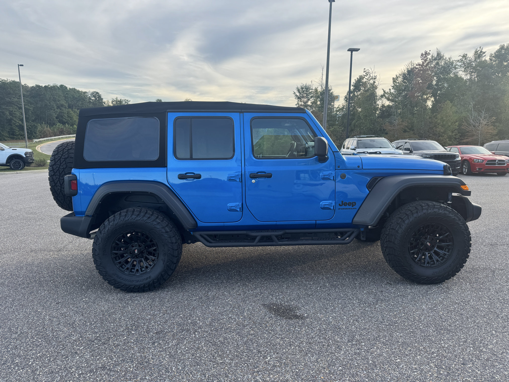 Used 2024 Jeep Wrangler Unlimited Sport AWD/4WD image 6