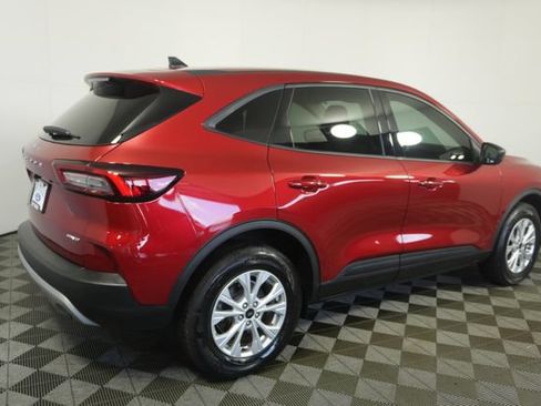 Used 2025 Ford Escape Active w/ Cold Weather Package AWD/4WD image 3