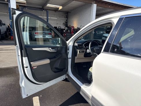 Certified 2020 Ford Escape SEL image 7