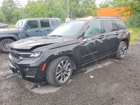 Used 2023 Jeep Grand Cherokee Overland AWD/4WD image 2