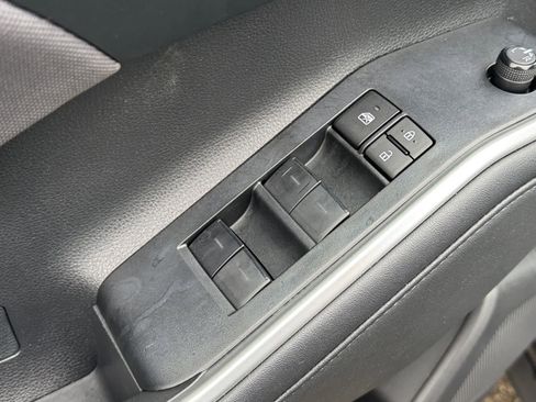 Used 2024 Toyota Highlander XLE image 16